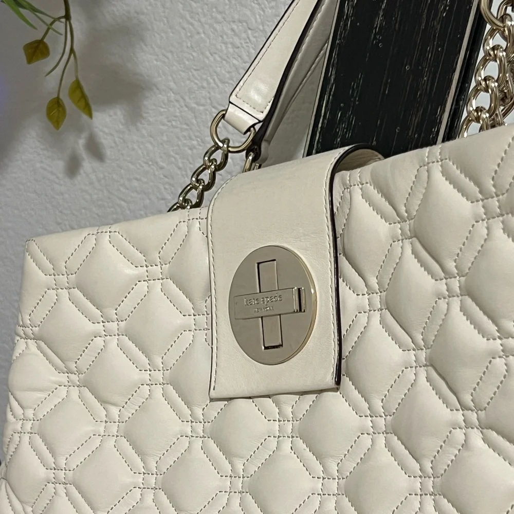 KATE SPADE White & Gold Chain Shoulder Bag